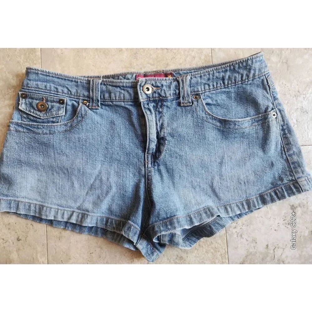 R11 SO....so real so right Jean shorts